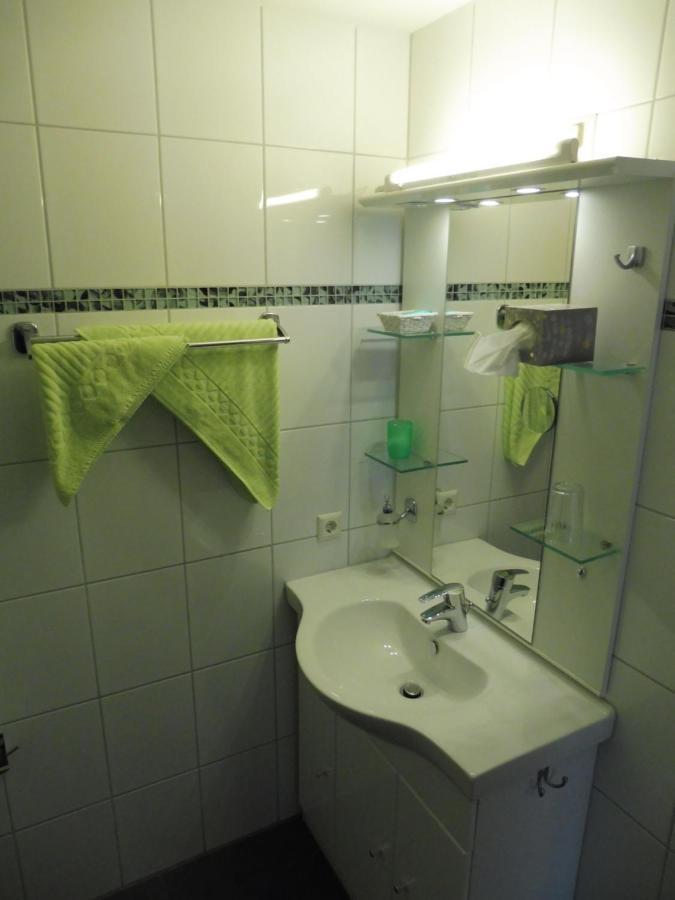Hotel Gasthof Zum Engel - Gaestehaus Кюнцельзау Екстер'єр фото