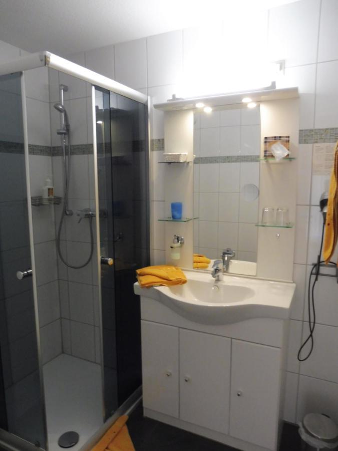 Hotel Gasthof Zum Engel - Gaestehaus Кюнцельзау Екстер'єр фото