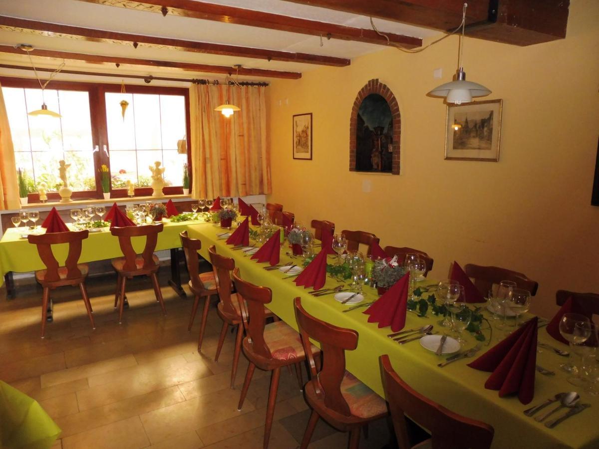 Hotel Gasthof Zum Engel - Gaestehaus Кюнцельзау Екстер'єр фото